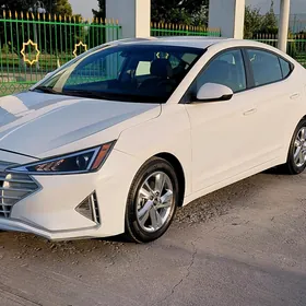 Hyundai Elantra 2020
