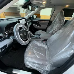 Toyota Highlander 2022