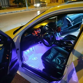 BMW E60 2003