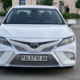 Toyota Camry 2021