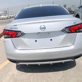 Nissan Versa 2021