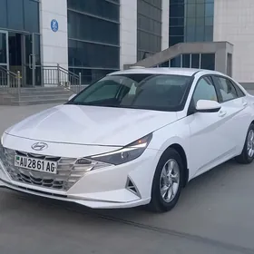 Hyundai Elantra 2022