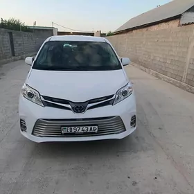 Toyota Sienna 2020