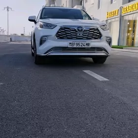 Toyota Highlander 2021