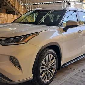 Toyota Highlander 2022