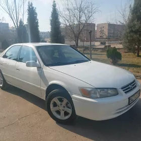 Toyota Camry 2000