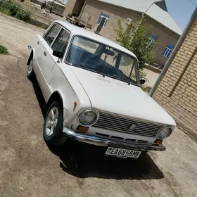 Lada 2104 1986