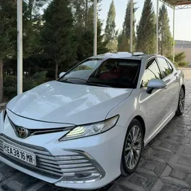 Toyota Camry 2020
