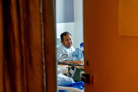 ABŞ-da ilkinji gezek adama peşew haltasyny göçürmek boýunça operasiýa geçirildi