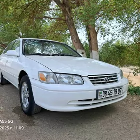 Toyota Camry 2000