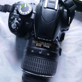 NIKON 3100