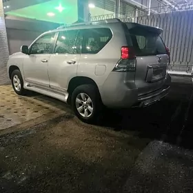 Toyota Land Cruiser Prado 2011