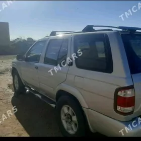 Nissan Pathfinder 2000