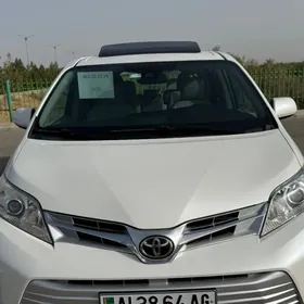 Toyota Sienna 2020