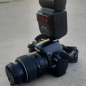 Nikon 40