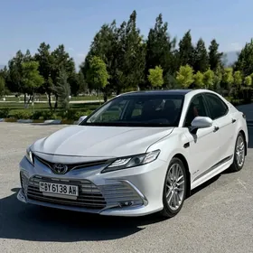 Toyota Camry 2021