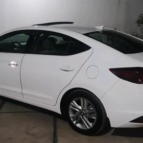 Hyundai Elantra 2020