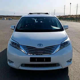 Toyota Sienna 2016