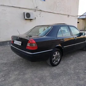 Mercedes-Benz 230E 1995