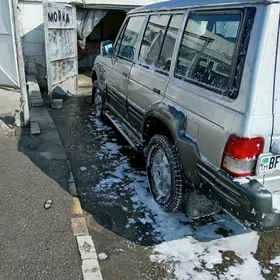 Mitsubishi Montero 2001