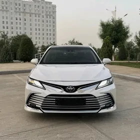 Toyota Camry 2018