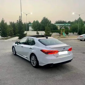 Toyota Camry 2018