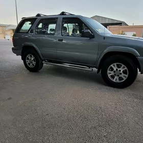 Nissan Pathfinder 2000