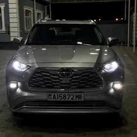 Toyota Highlander 2020
