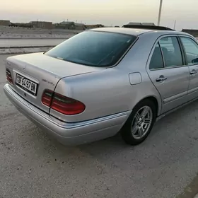 Mercedes-Benz E320 1999