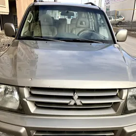 Mitsubishi Montero Sport 2002