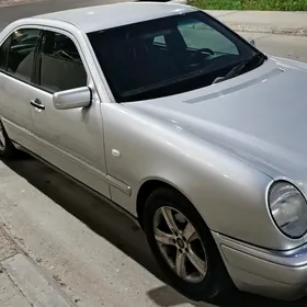 Mercedes-Benz E320 1999