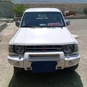 Mitsubishi Pajero 1999