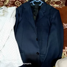 мужские рубашки и костюм тройк