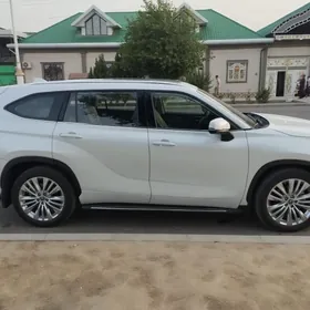 Toyota Highlander 2022