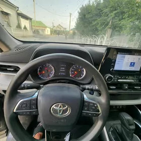 Toyota Highlander 2020