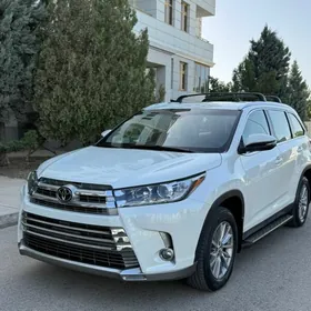 Toyota Highlander 2019