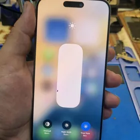 iPhone 15pro max ekran morda