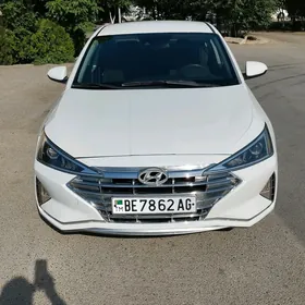 Hyundai Elantra 2019