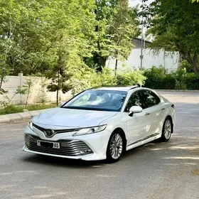 Toyota Camry 2018