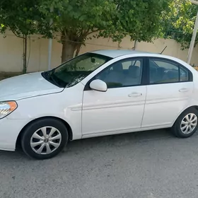 Hyundai Accent 2010