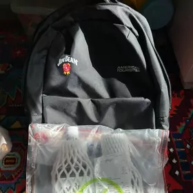 рюкзак +2 бутылки виски