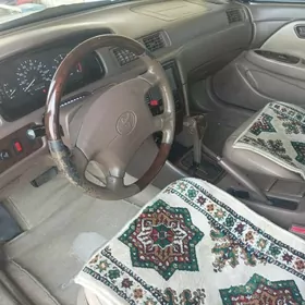 Toyota Camry 2000