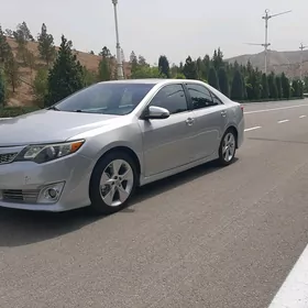 Toyota Camry 2011