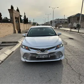Toyota Camry 2018