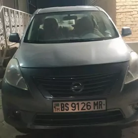 Nissan Versa 2011