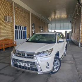 Toyota Highlander 2019
