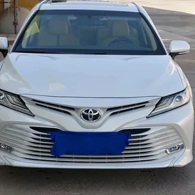Toyota Camry 2020