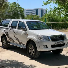Toyota Hilux 2013