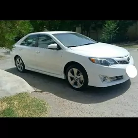 Toyota Camry 2013
