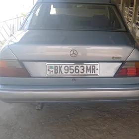 Mercedes-Benz 300E 1989